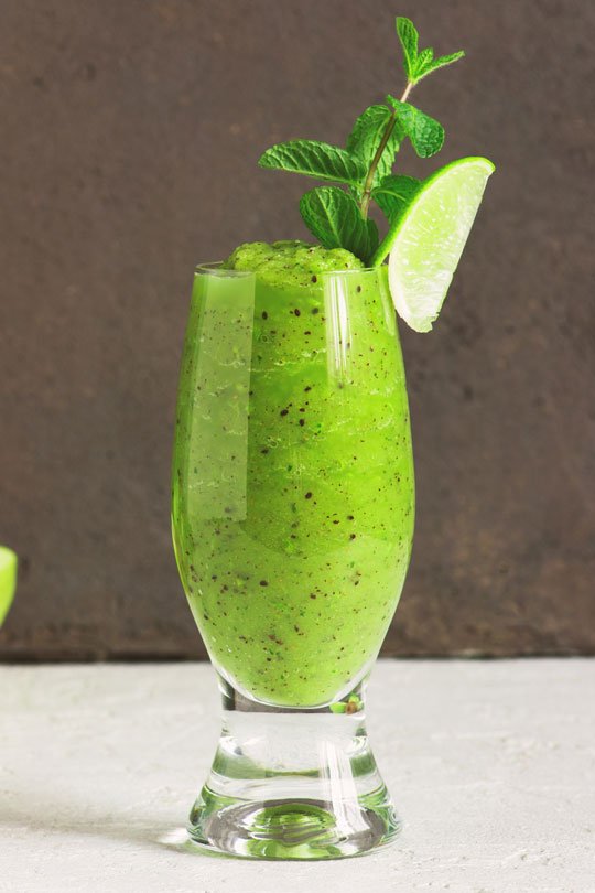 healthy green smoothie - breakfast foods that pair well with coffee - go joe bean